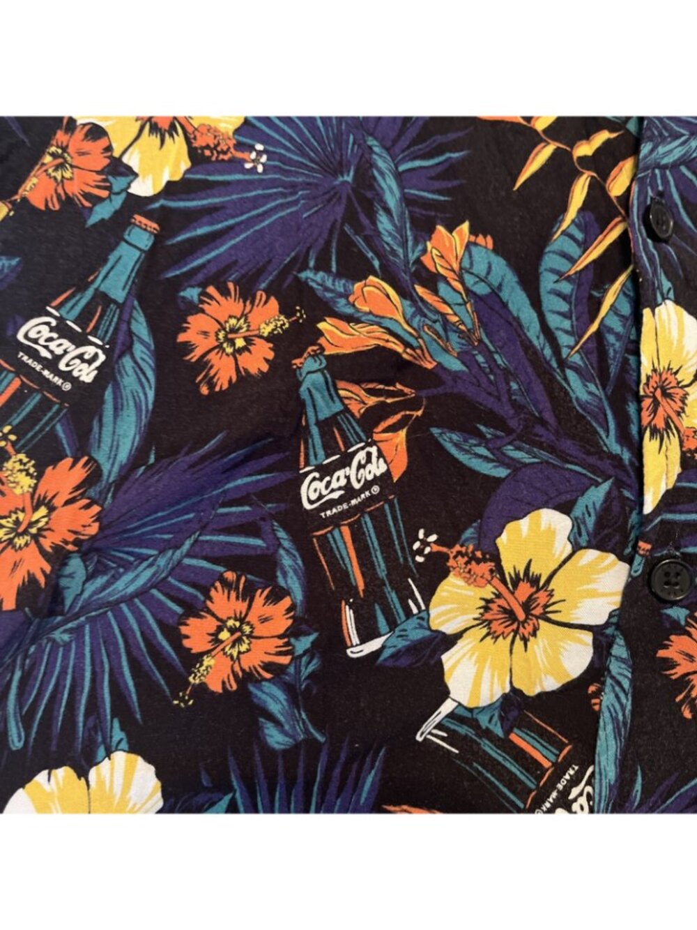Mens button down shirt Coca Cola classic hawaiian size small - Picture 3 of 4